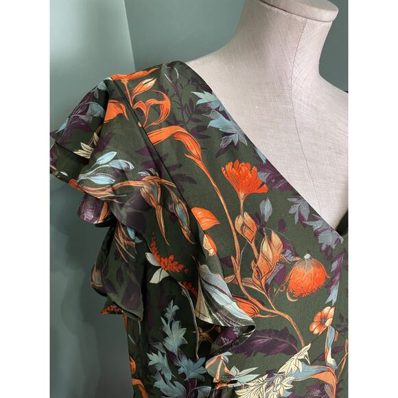 Chico's Green Floral Vneck Spring Dress. Size 10. Great condition. - Picture 2 of 6